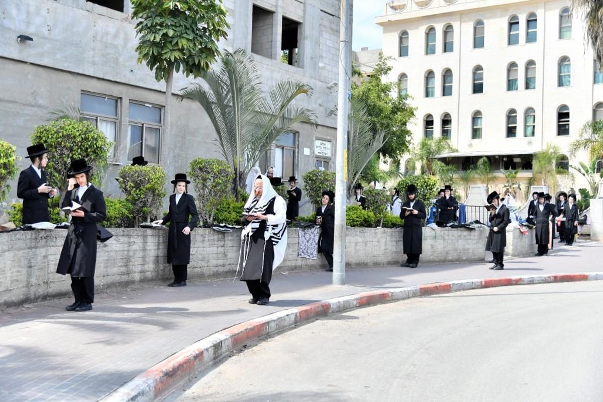 שגרת החיים של תושבי אשדוד החרדים בצל הקורונה - צפו