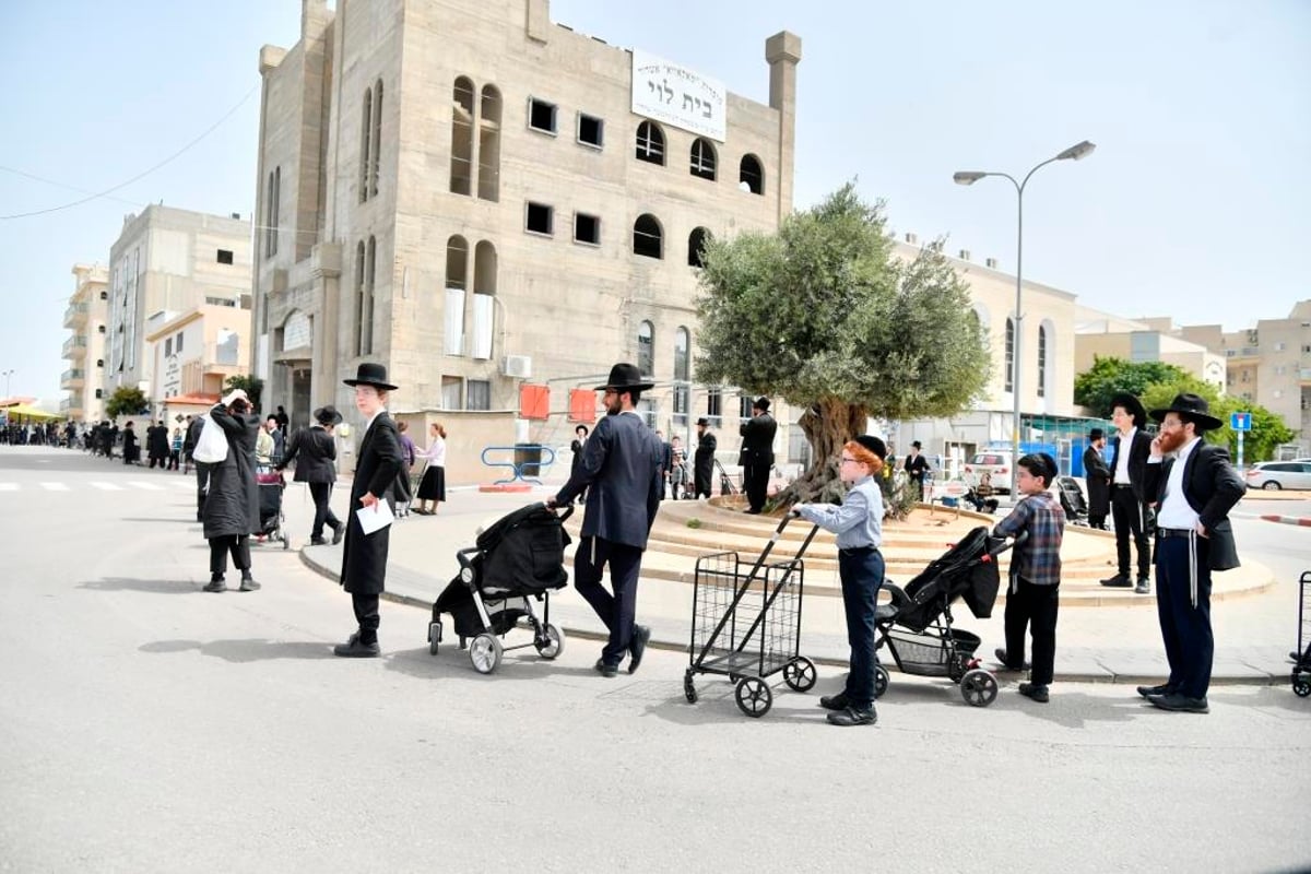 שגרת החיים של תושבי אשדוד החרדים בצל הקורונה - צפו