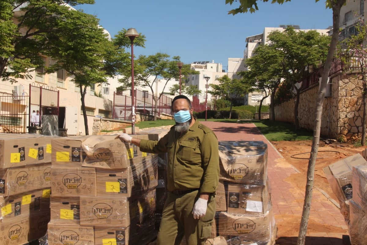 מודיעין עילית: משפחות התחננו לקבל אוכל, אך הוא נותר במתנ"ס