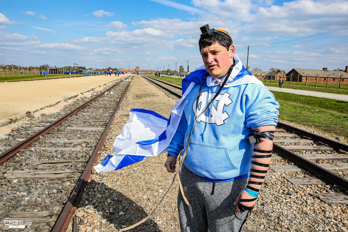 השקט שב'מצעד החיים' // הצלם חיים טויטו