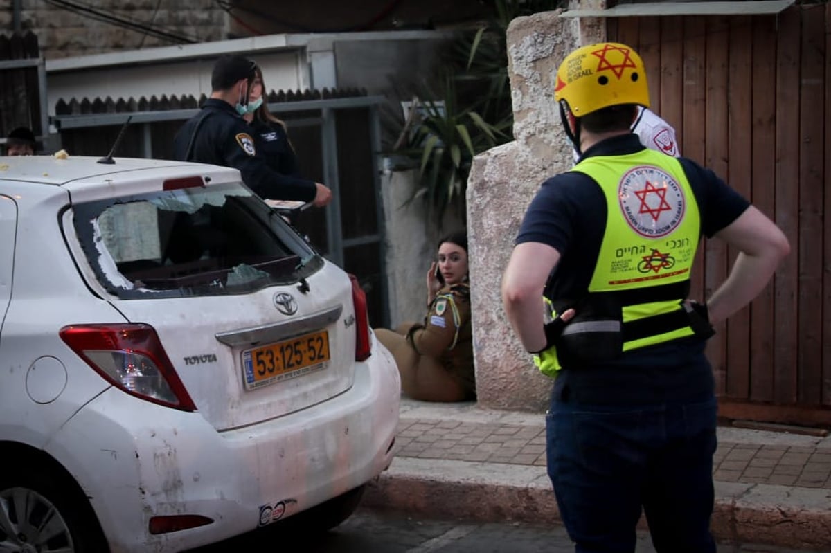 חיילים הותקפו באבנים במאה שערים; חיילת לקתה בחרדה