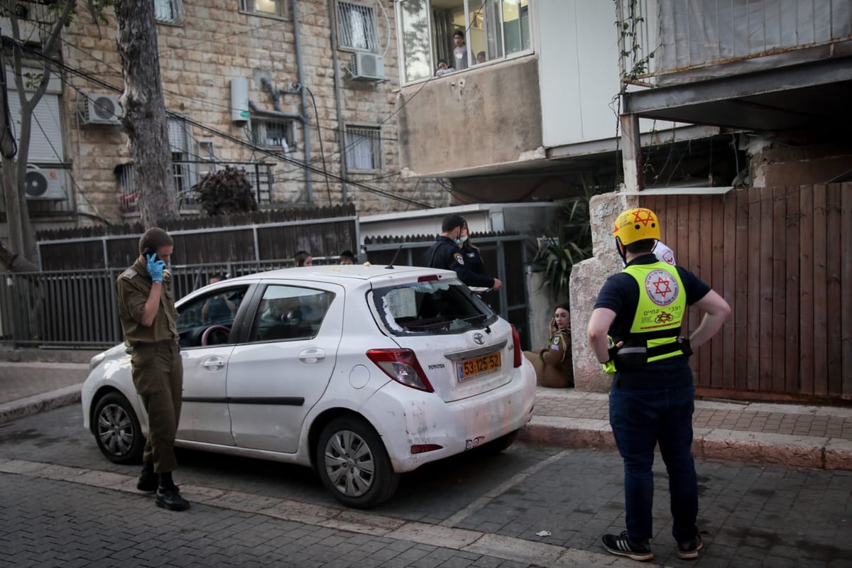 חיילים הותקפו באבנים במאה שערים; חיילת לקתה בחרדה