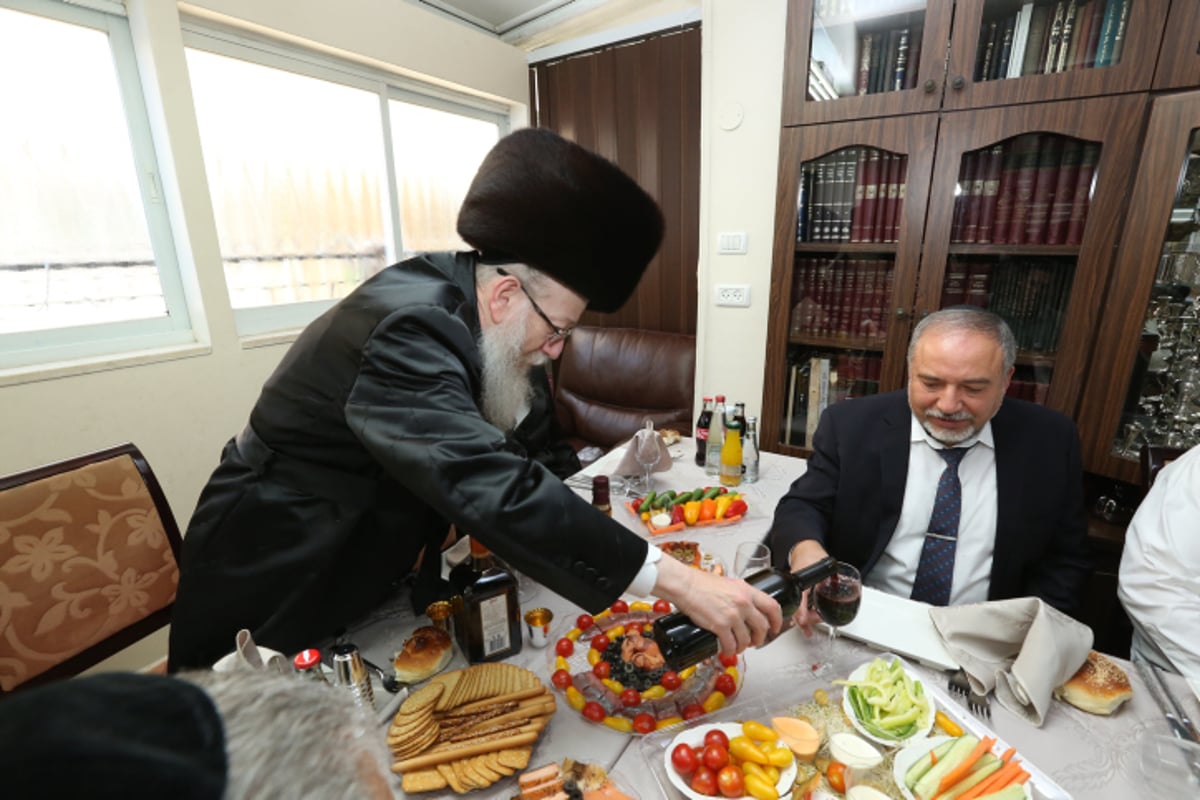 ליברמן תוקף את נתניהו: "ליצמן לפני כולם"