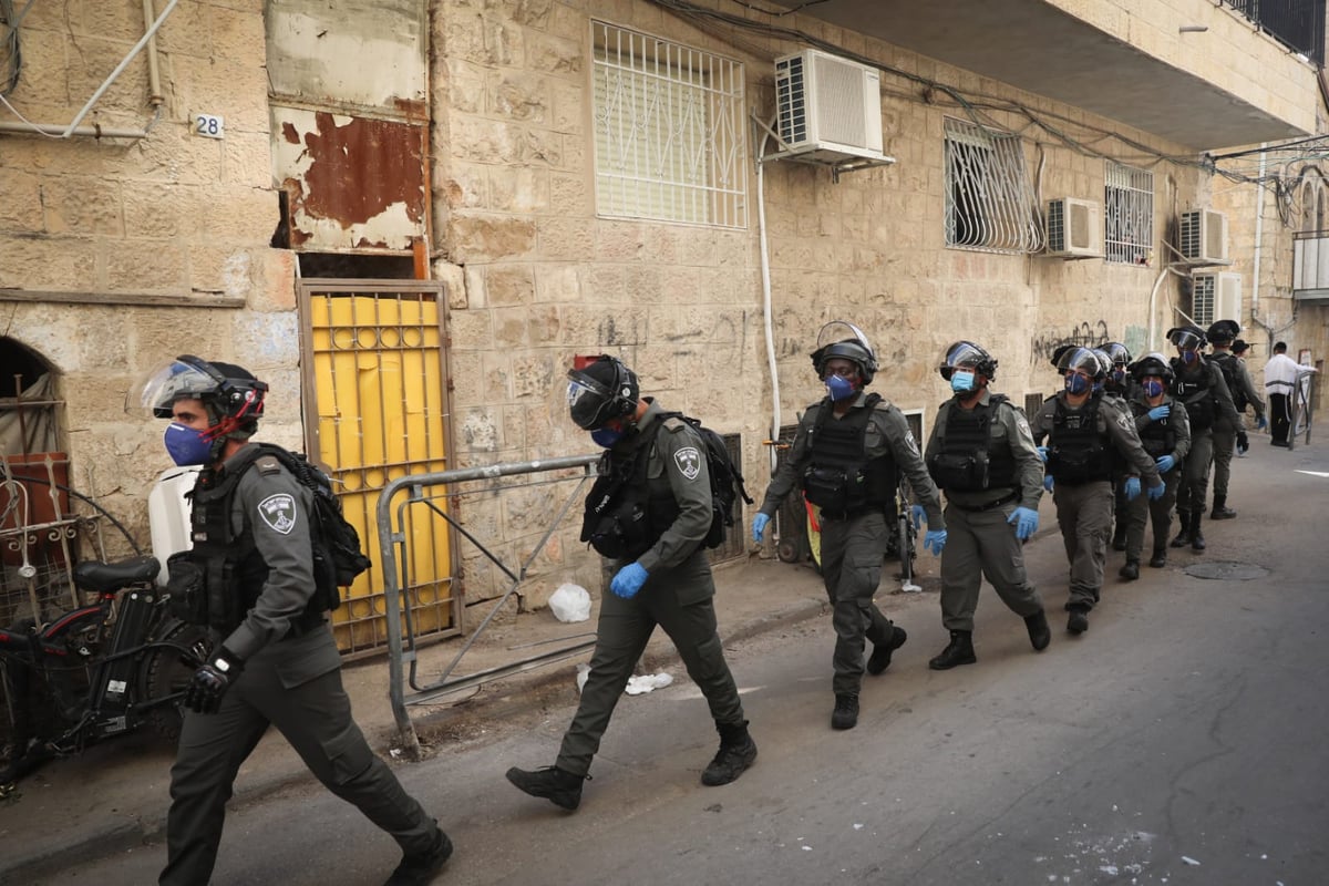 תיעוד: השוטרים פשטו על שוק מאה שערים