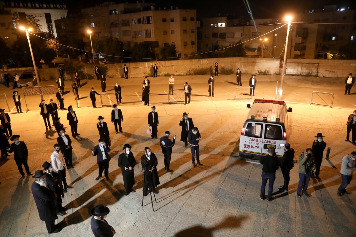 צפו: תיעוד הלווייתו של איש החסד הרב הבר