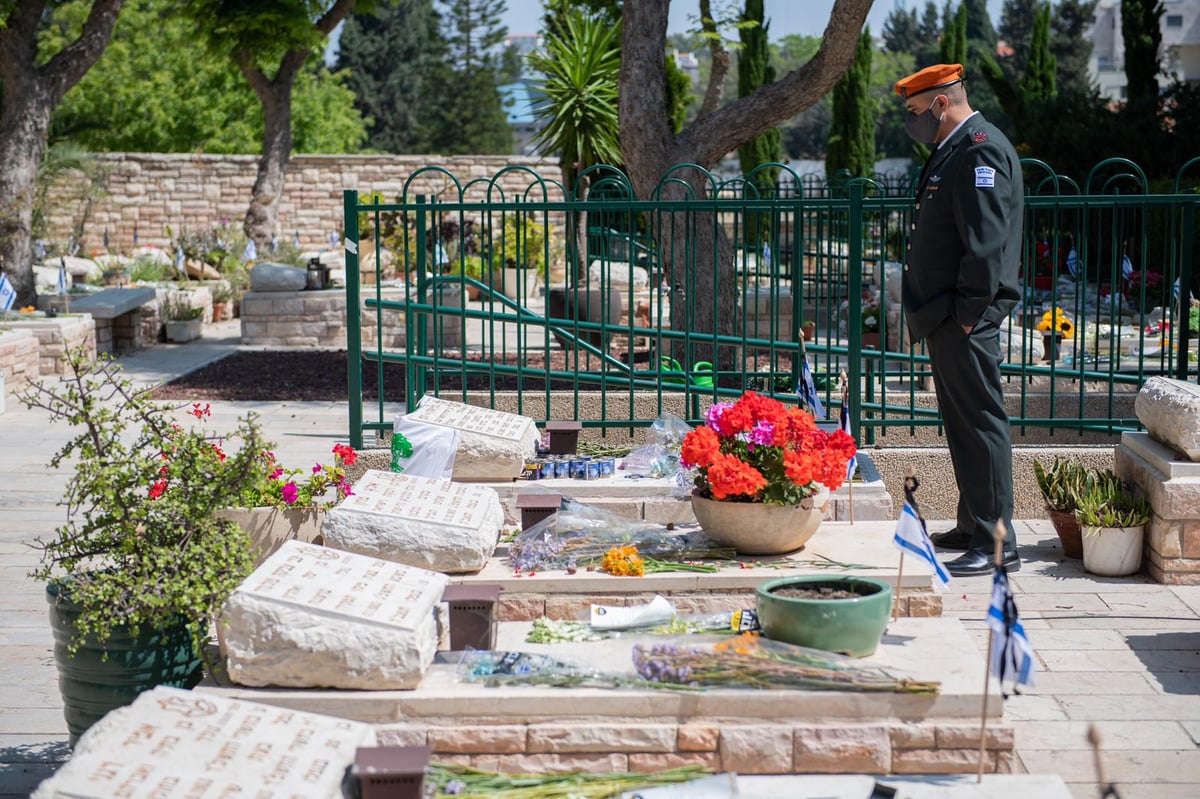 תיעוד: בתי העלמין הצבאיים ללא המשפחות