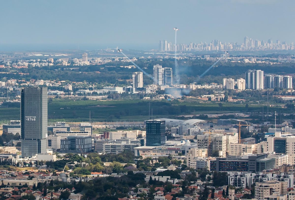 תיעוד: מטס חיל האוויר מעל בתי החולים