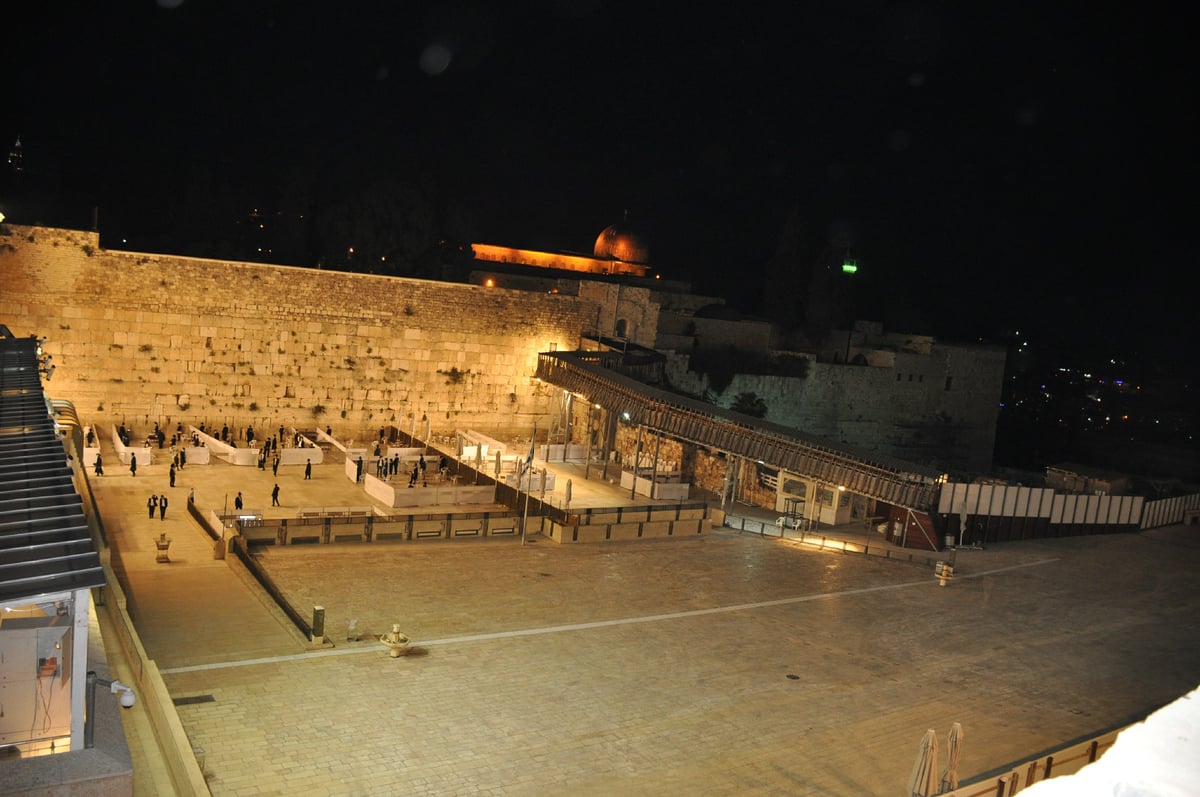 מניינים בודדים ו... ליצמן • תיעוד מהכותל המערבי