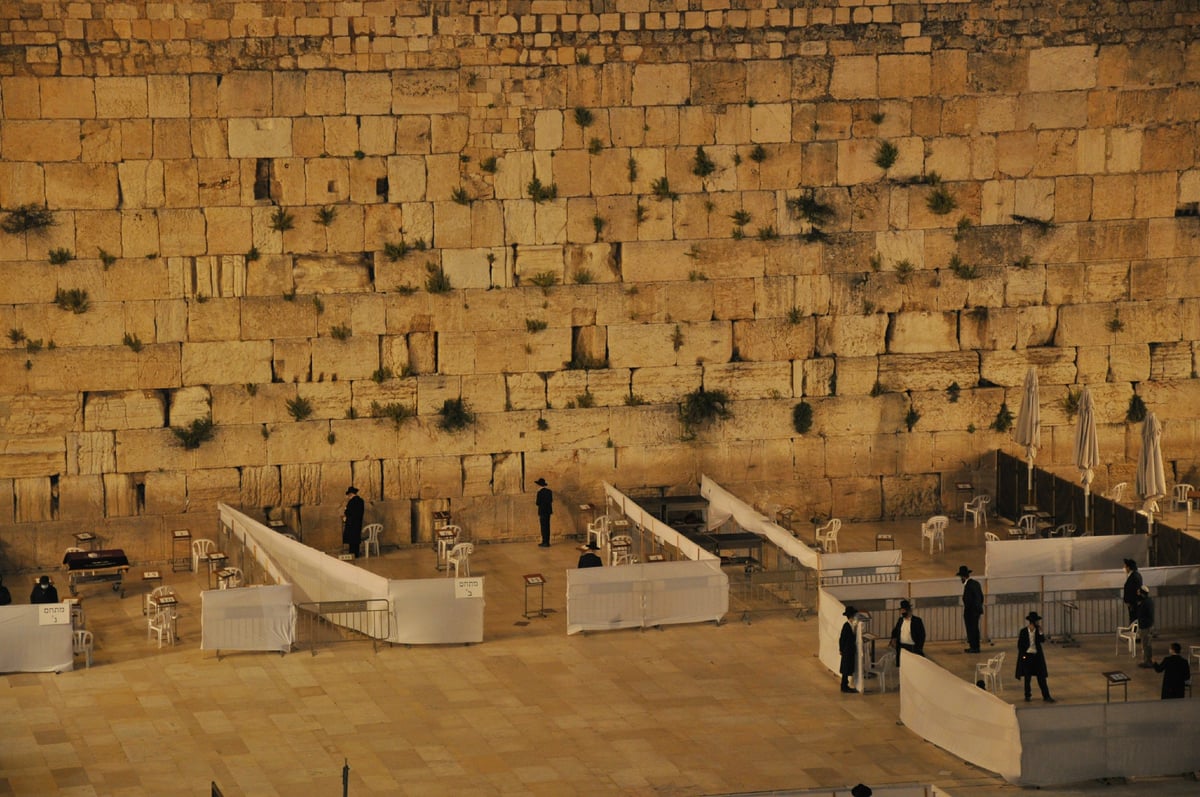 מניינים בודדים ו... ליצמן • תיעוד מהכותל המערבי