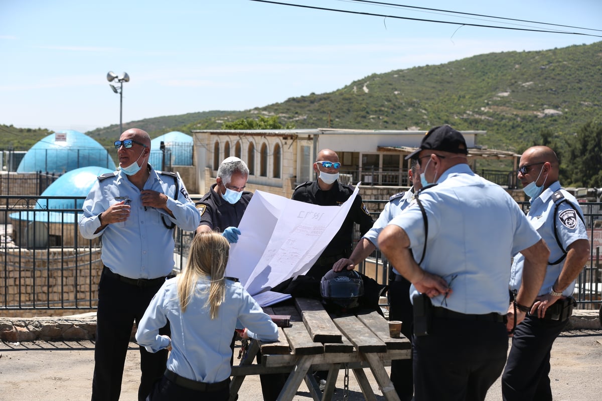 כך נערכים במירון להילולת ל"ג בעומר • תיעוד