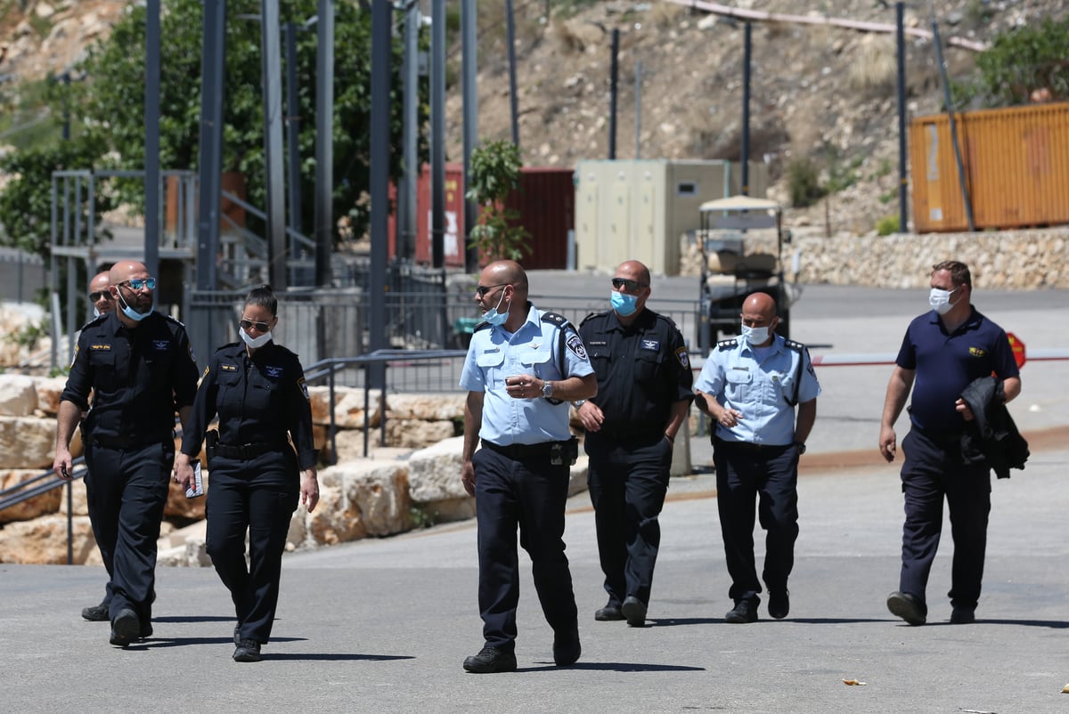 כך נערכים במירון להילולת ל"ג בעומר • תיעוד