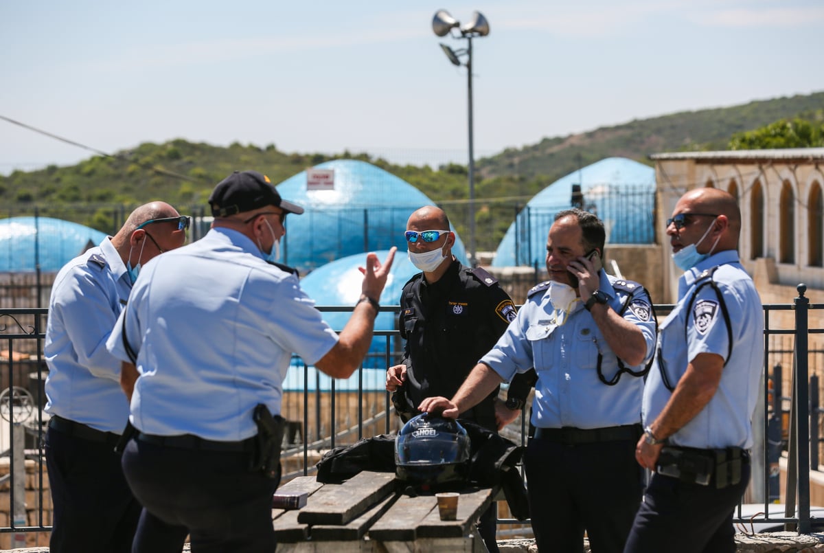 כך נערכים במירון להילולת ל"ג בעומר • תיעוד