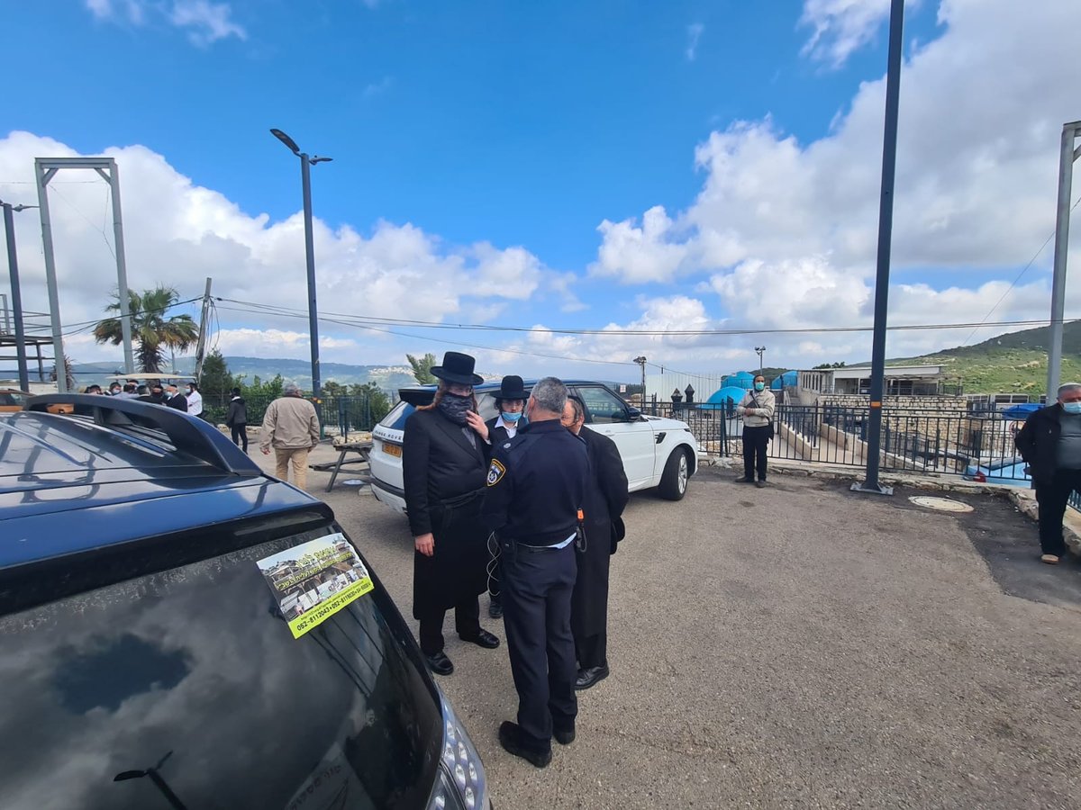 ערב ל"ג בעומר: 'חלאקה' ותפילות בקבר רשב"י הנעול