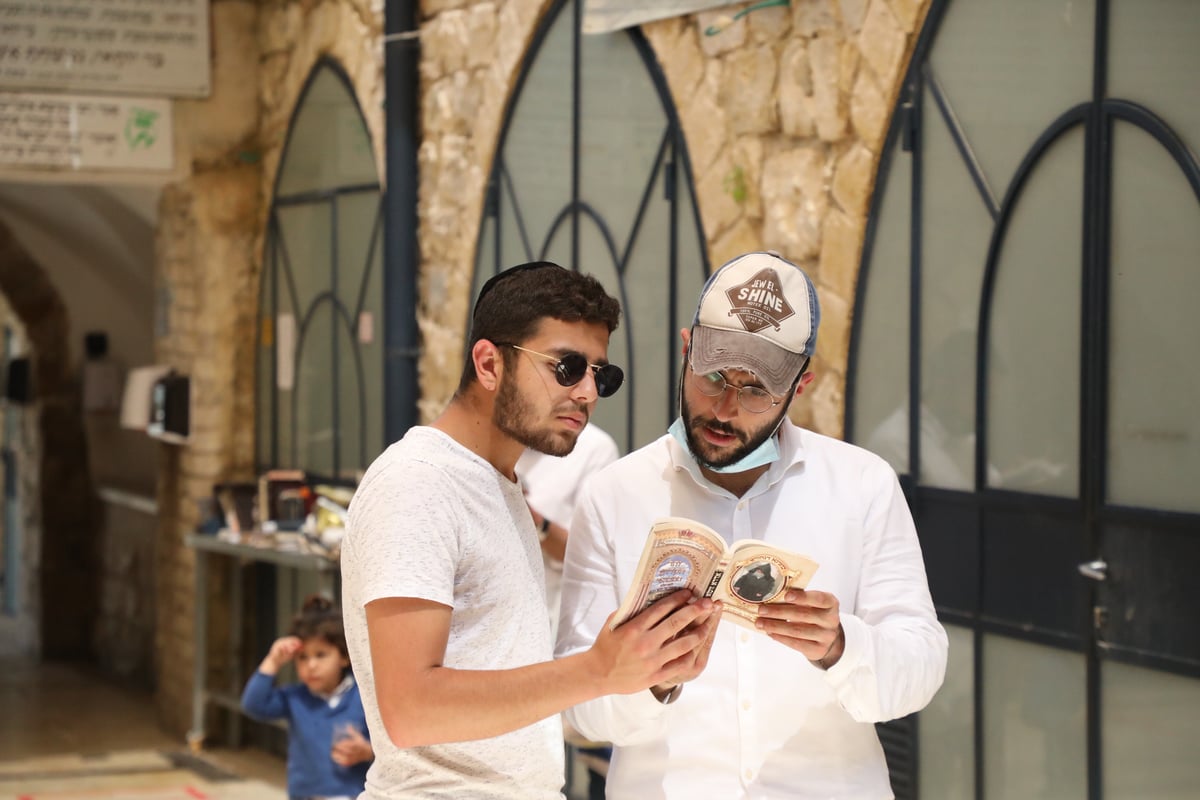 כך נראה ציון הרשב"י שעות לפני ההילולא