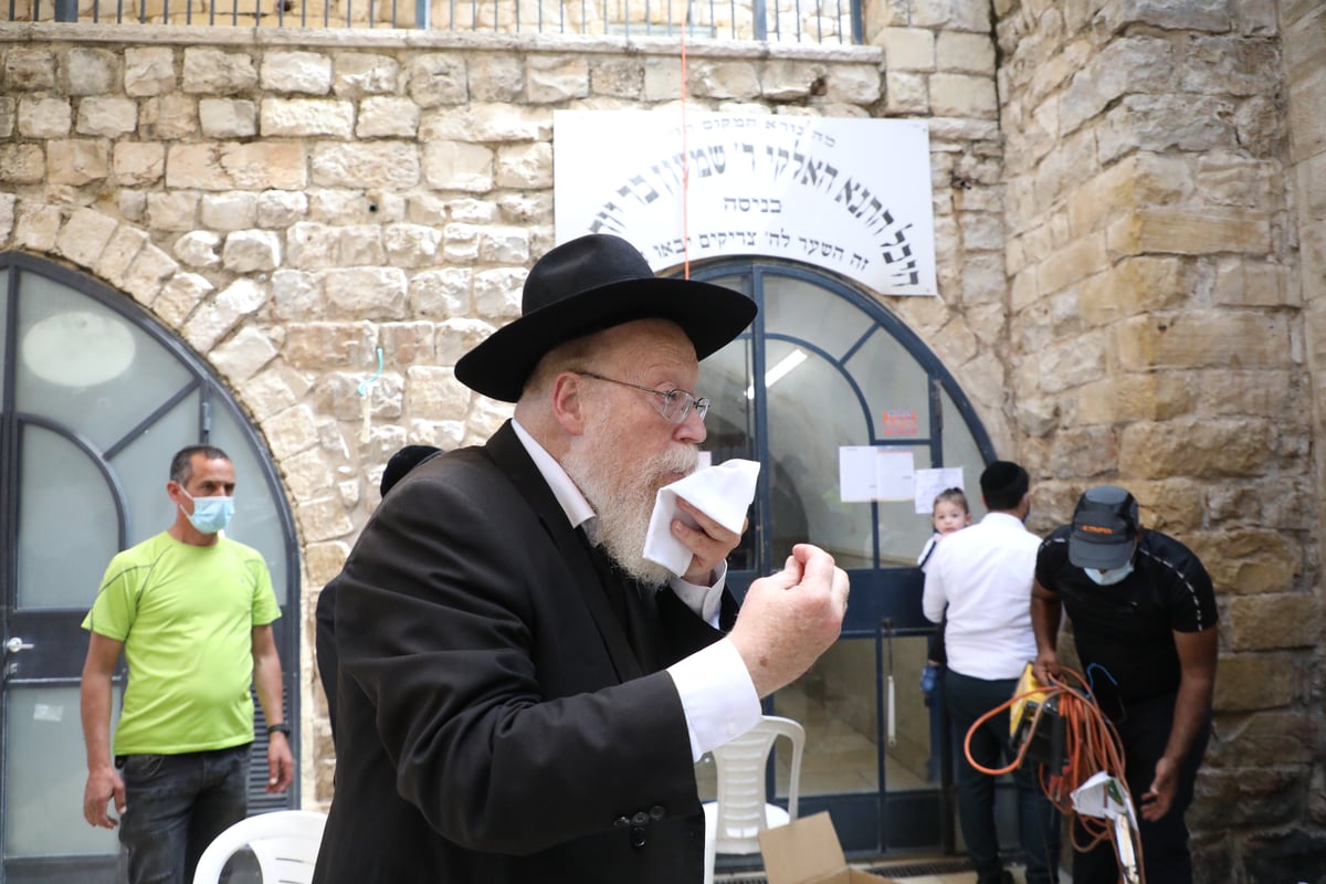 כך נראה ציון הרשב"י שעות לפני ההילולא