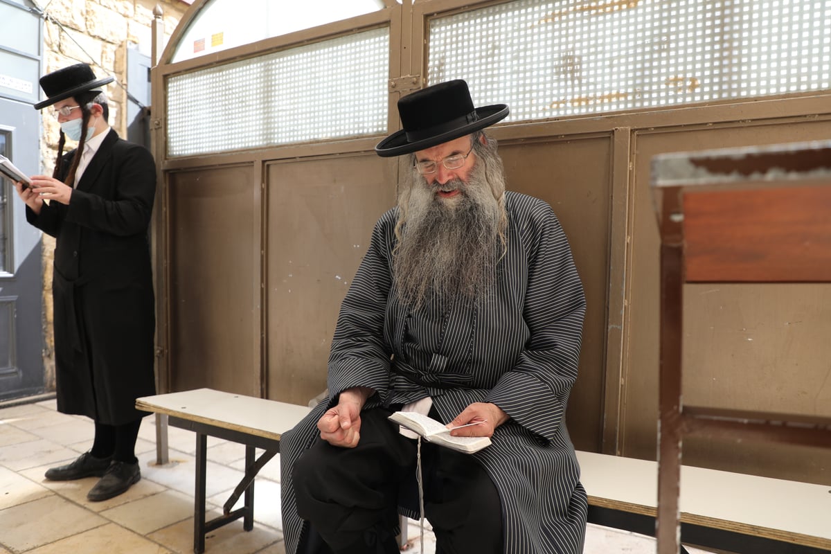 כך נראה ציון הרשב"י שעות לפני ההילולא