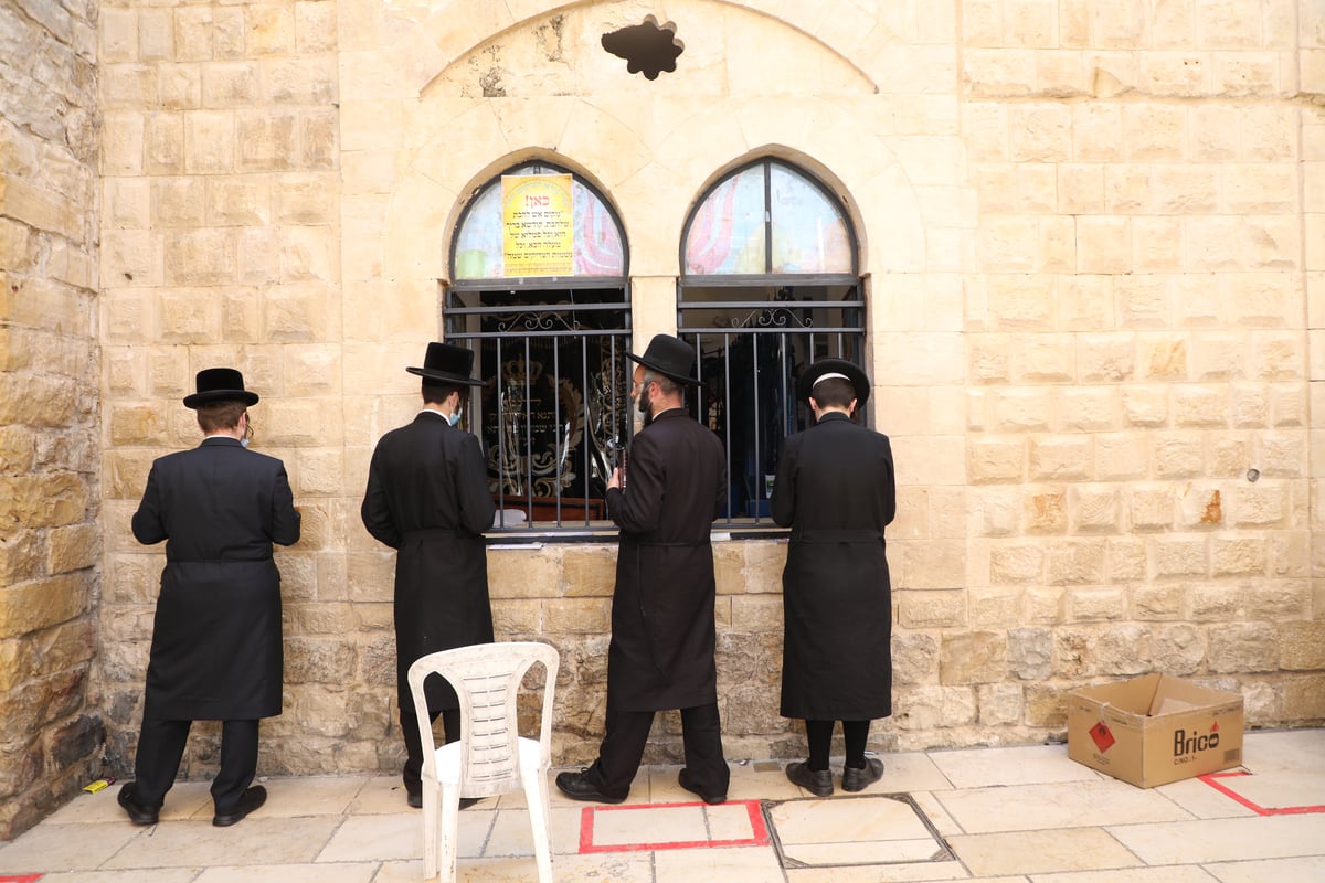 כך נראה ציון הרשב"י שעות לפני ההילולא