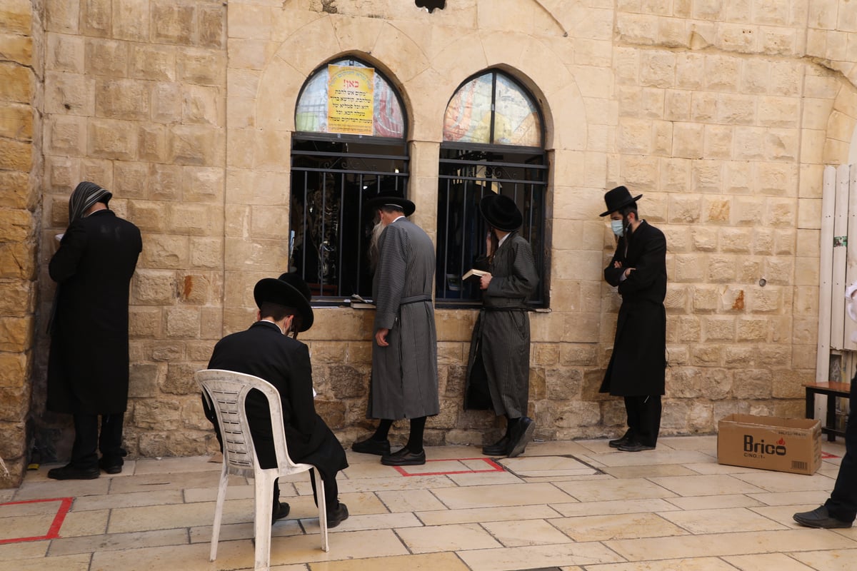 כך נראה ציון הרשב"י שעות לפני ההילולא