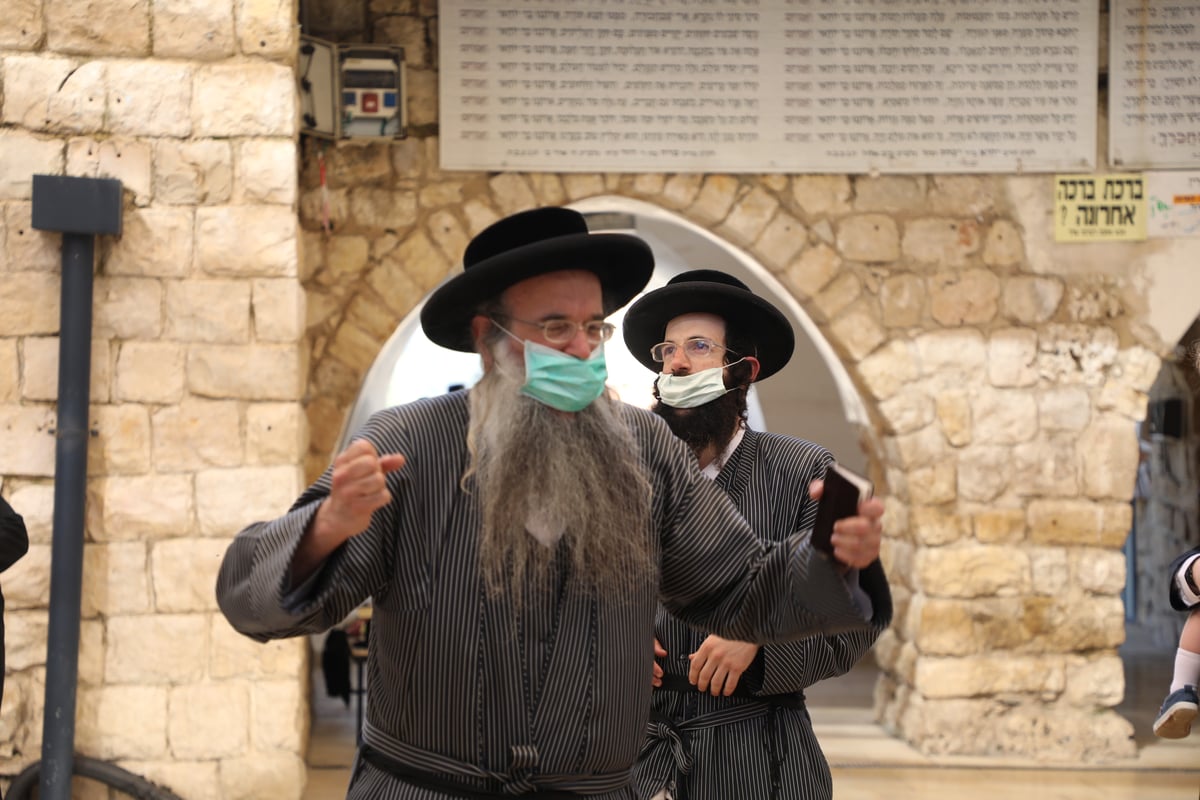 כך נראה ציון הרשב"י שעות לפני ההילולא