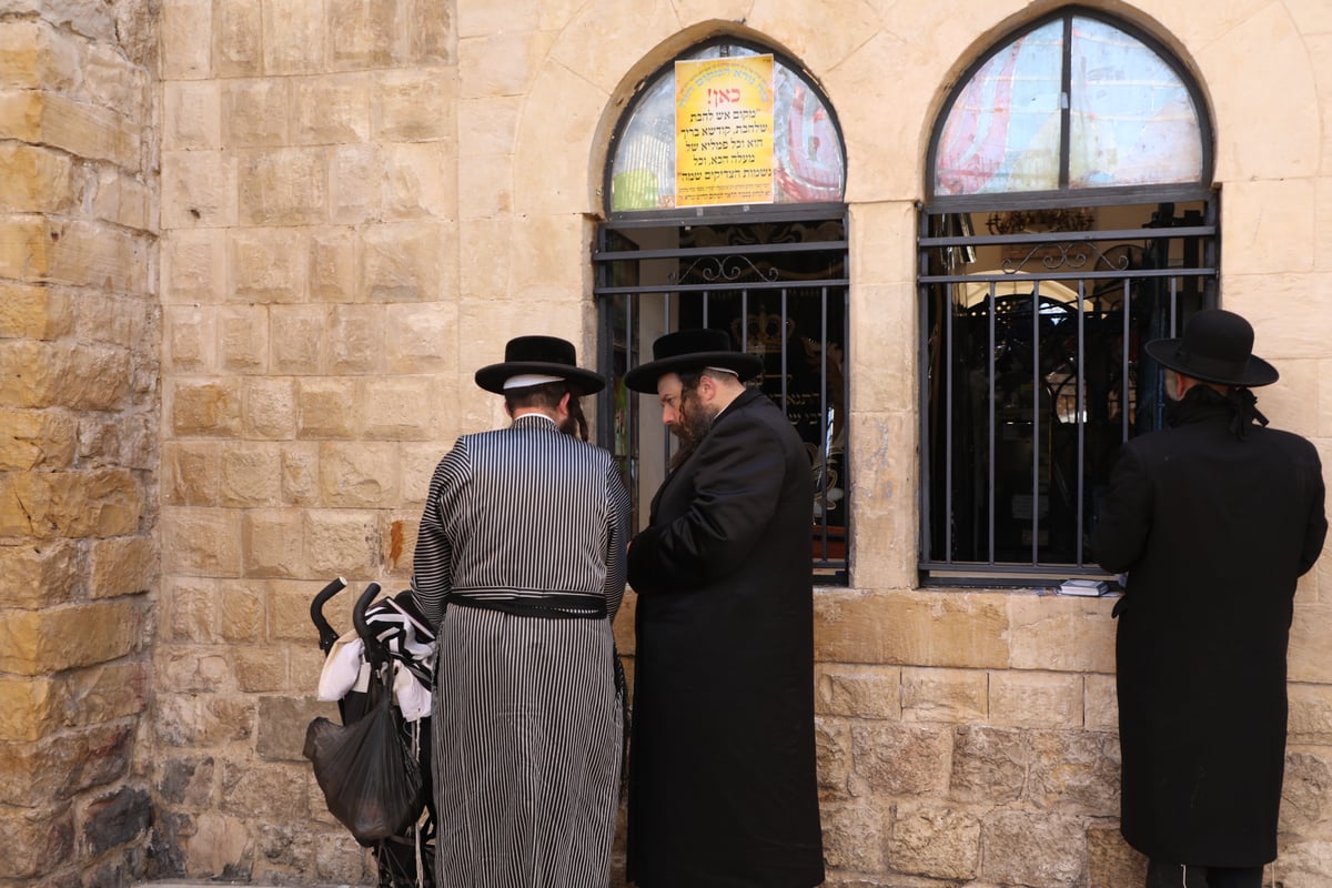 כך נראה ציון הרשב"י שעות לפני ההילולא