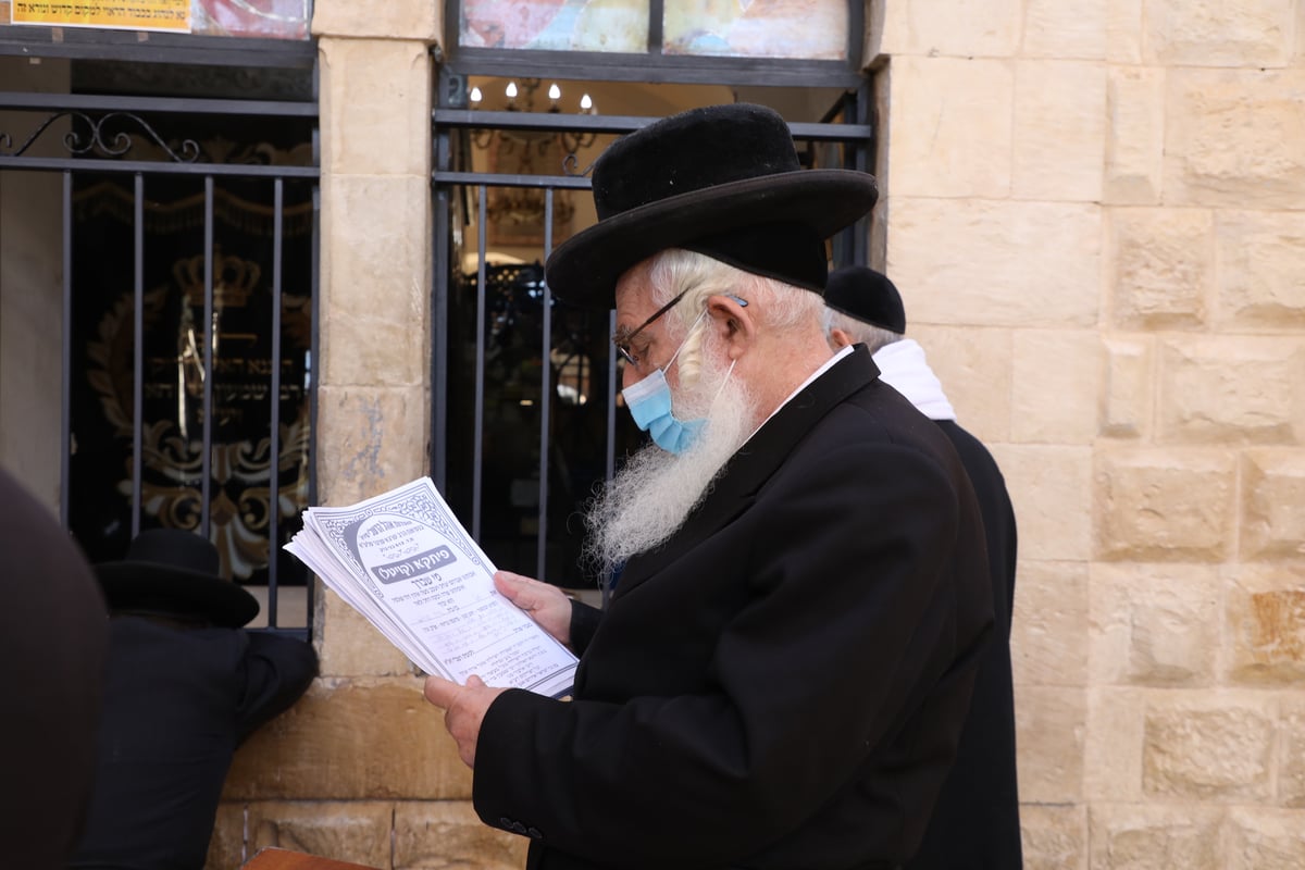 כך נראה ציון הרשב"י שעות לפני ההילולא