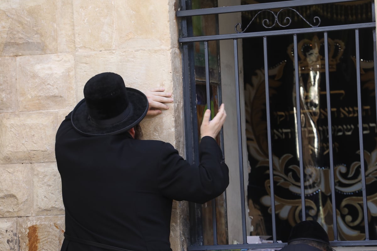 כך נראה ציון הרשב"י שעות לפני ההילולא