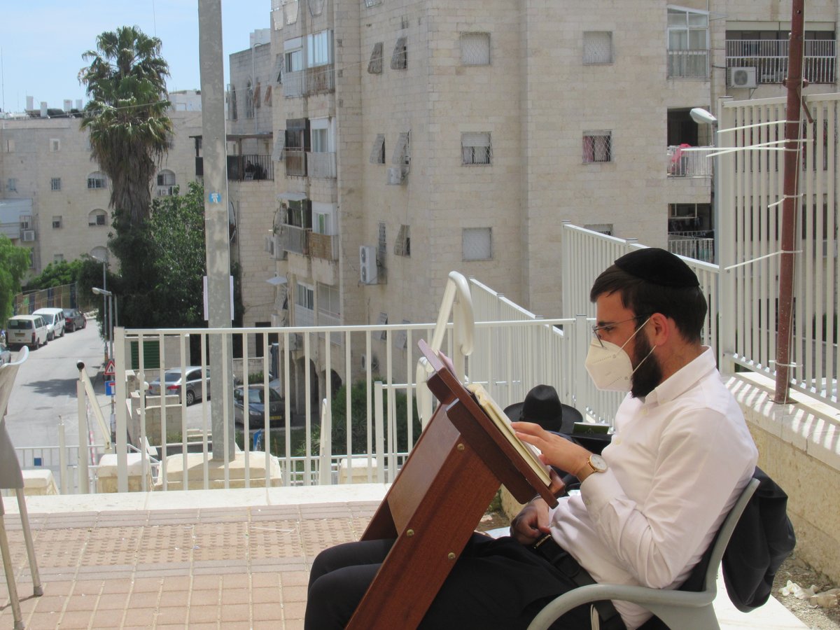 'אור לציון' מצאו פטנט: בחורים פוזרו ב-10 סניפים