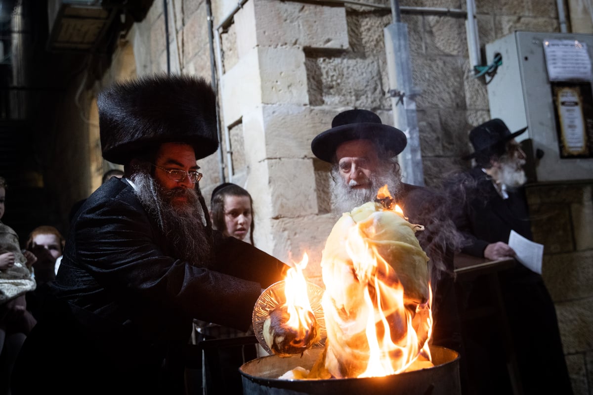 כך הדליקו מדורות ל"ג בעומר במאה שערים