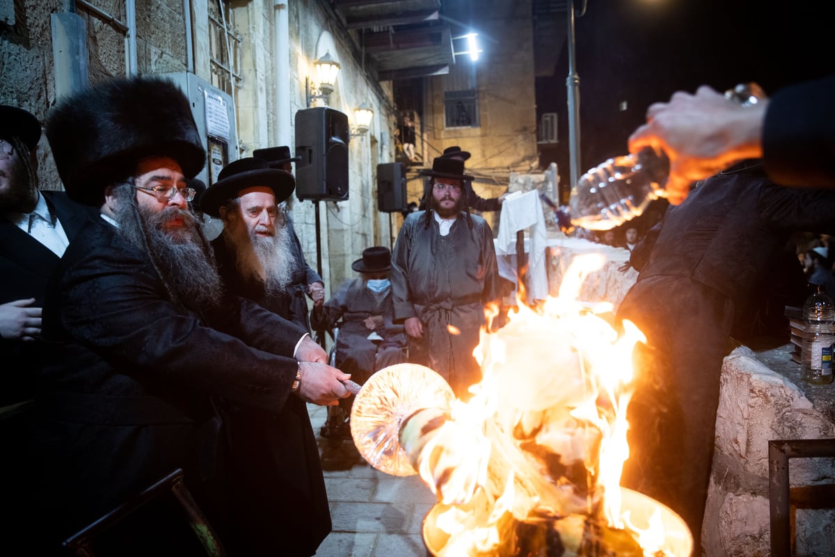 כך הדליקו מדורות ל"ג בעומר במאה שערים