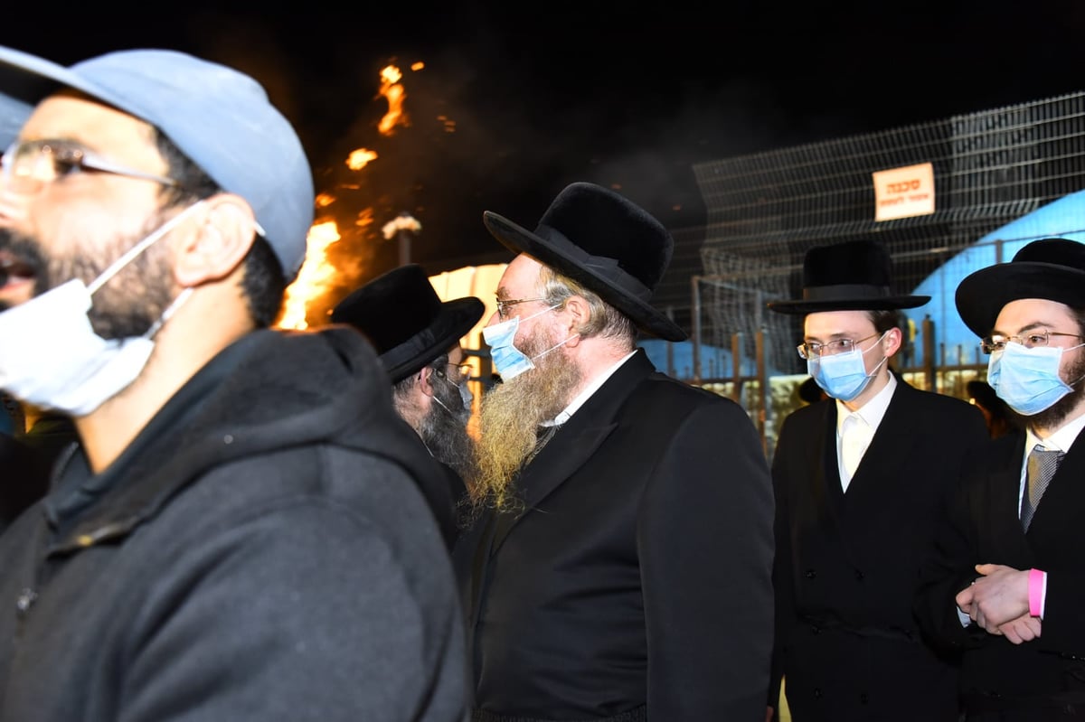 ההדלקה של האדמו"ר מבאיאן במירון • צפו