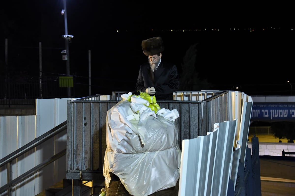 ההדלקה של האדמו"ר מבאיאן במירון • צפו