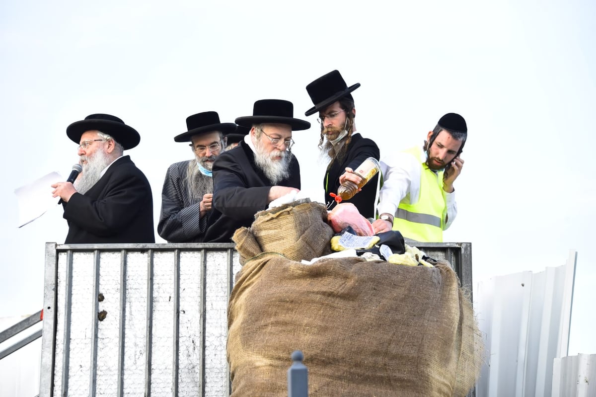 ההדלקה של האדמו"ר מבאיאן במירון • צפו