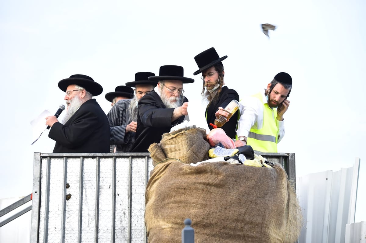 ההדלקה של האדמו"ר מבאיאן במירון • צפו