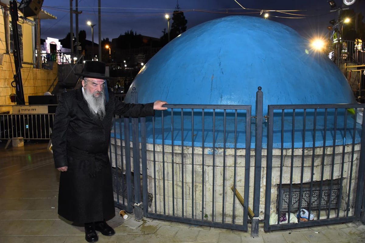 ההדלקה של האדמו"ר מבאיאן במירון • צפו