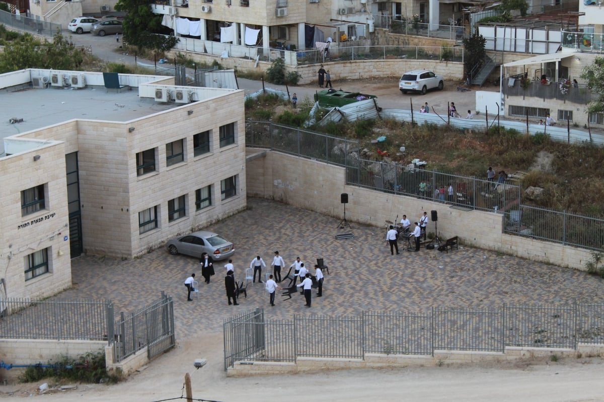 אחרי שני סדרים: התלמידים פצחו בריקוד • צפו