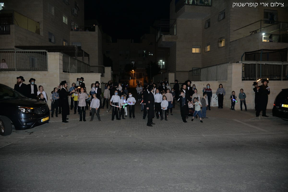 בחצרות ובחניונים: כך חגגו את הילולת רשב"י בביתר עילית