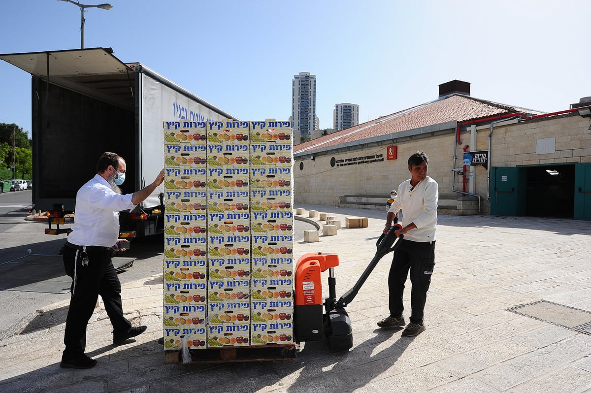 החב"דניקים שמחלקים מזון בימי הקורונה