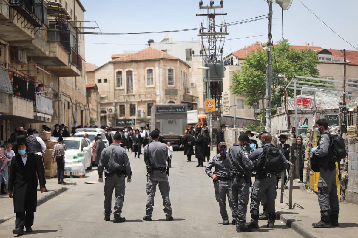 תושבי מאה שערים ב'קבלת פנים' למפקד החדש