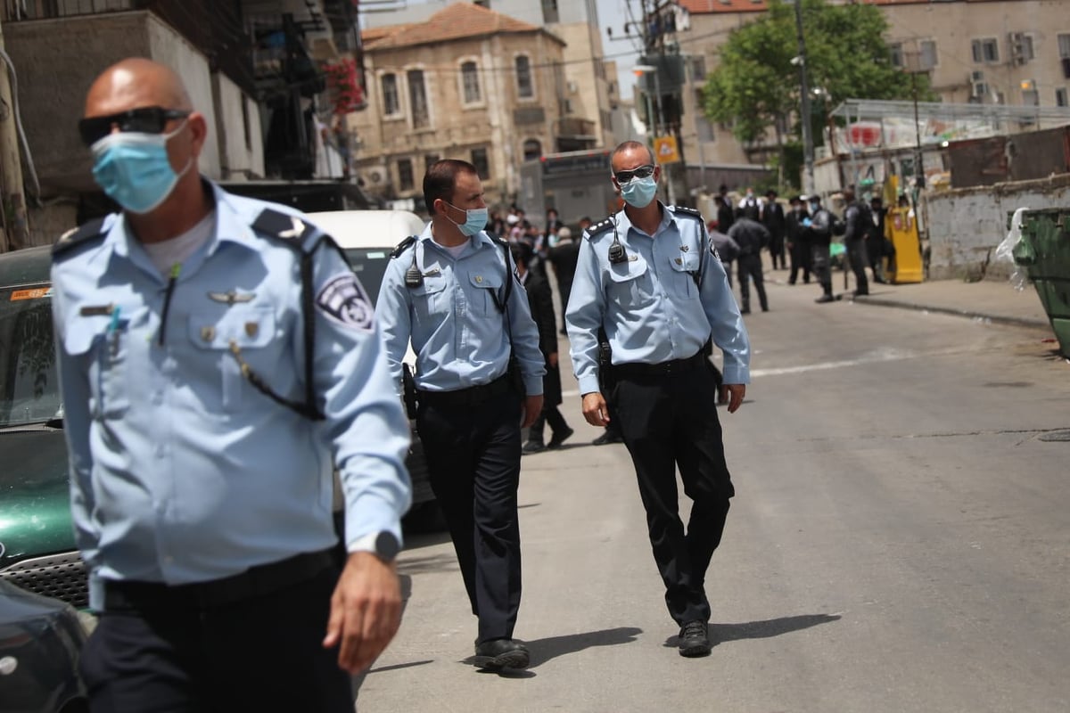 תושבי מאה שערים ב'קבלת פנים' למפקד החדש