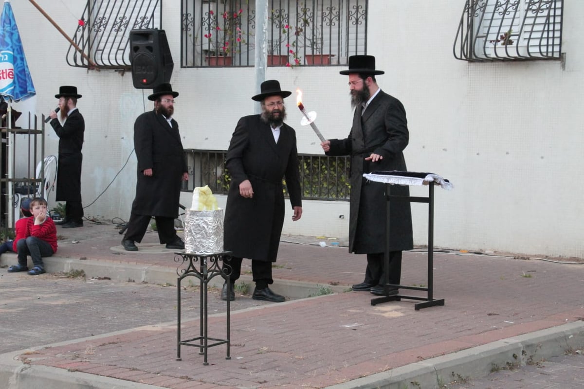 האדמו"ר מטאלנא אשדוד במעמד ההדלקה