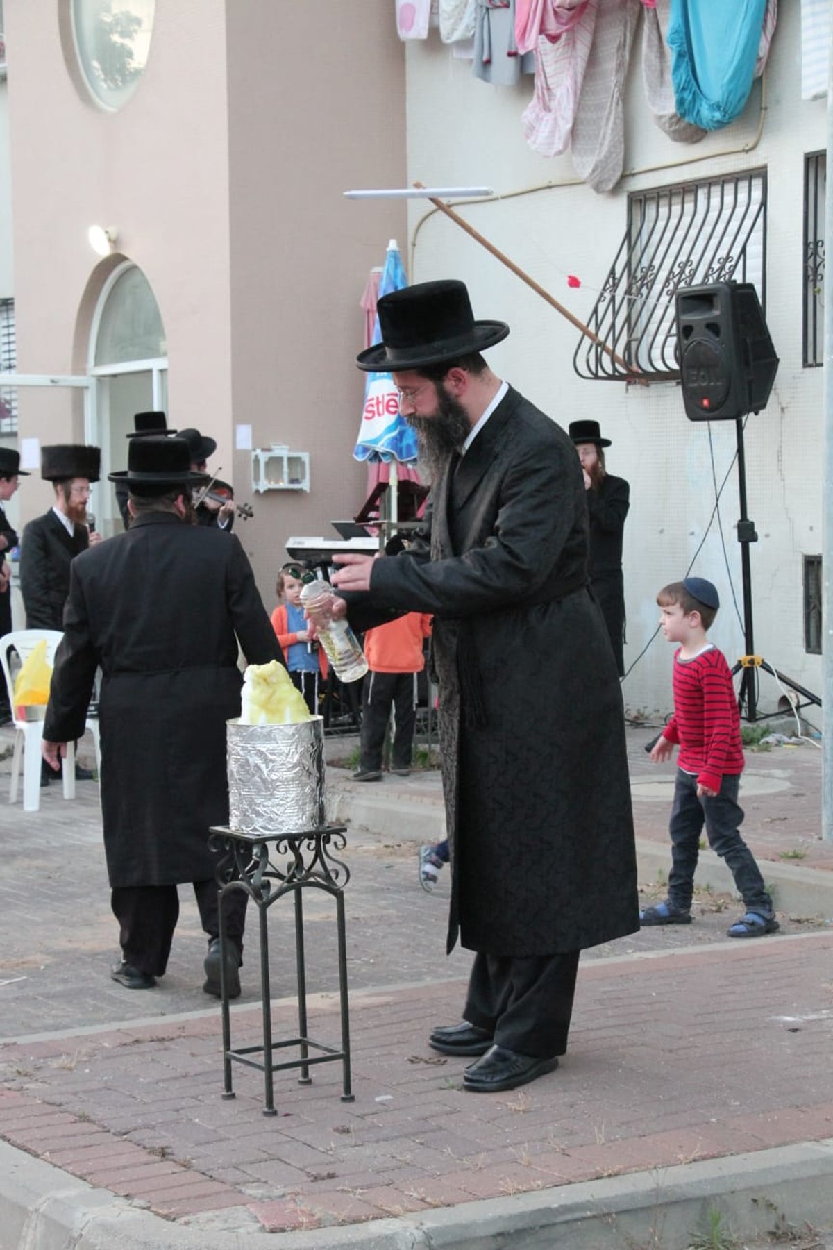 האדמו"ר מטאלנא אשדוד במעמד ההדלקה