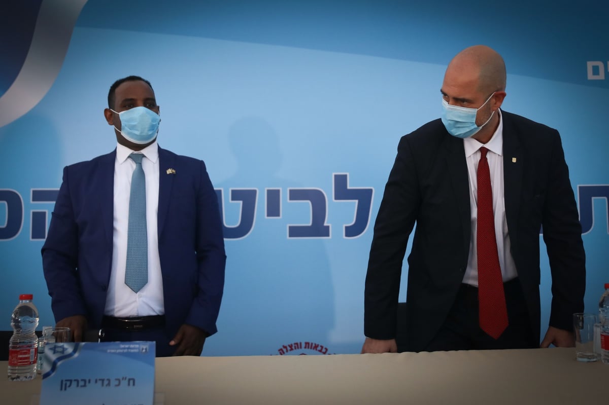 השר אמיר אוחנה בטקס: מייחסים לי כוונה כזו או אחרת