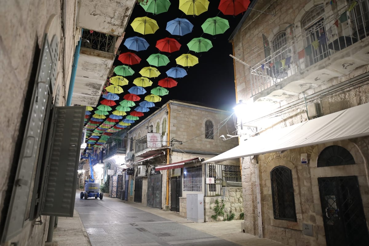 איך נראה גן העצמאות בלילה בזמן שרב? • צפו