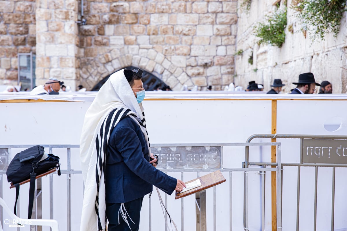 ערב שבועות: צפו בגלריה מהכותל המערבי