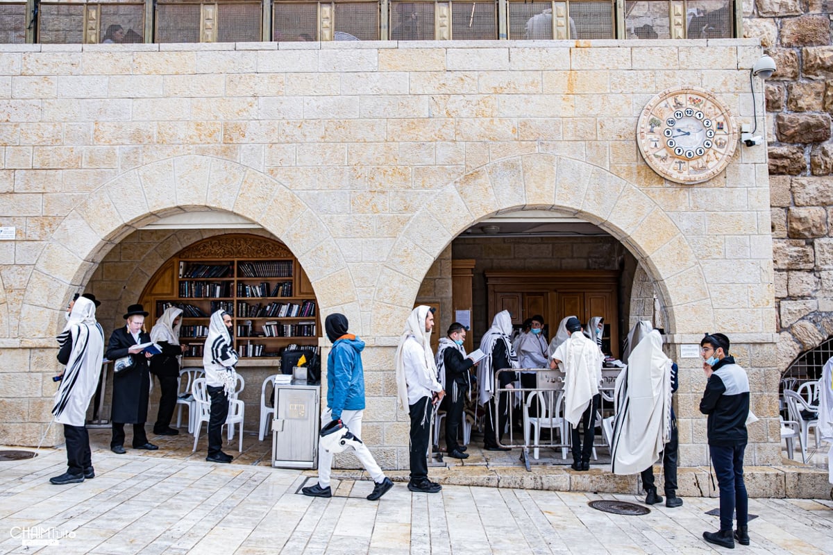 ערב שבועות: צפו בגלריה מהכותל המערבי