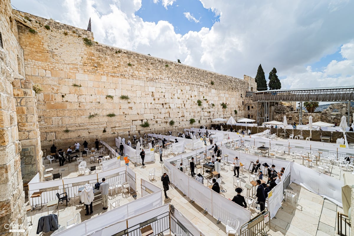 ערב שבועות: צפו בגלריה מהכותל המערבי