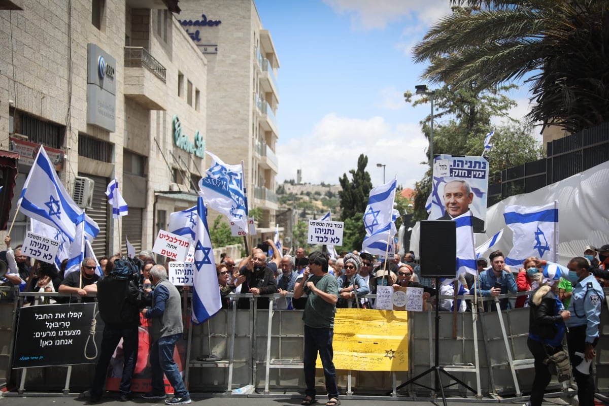 נתניהו בפתח משפטו: תפרו לי תיק; רוצים להפיל את הימין