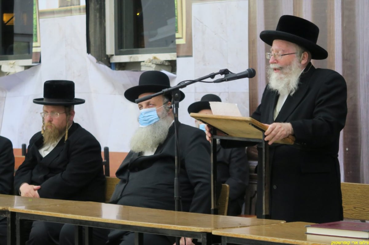 רבנים התכנסו: לכבות פלאפונים בבית כנסת