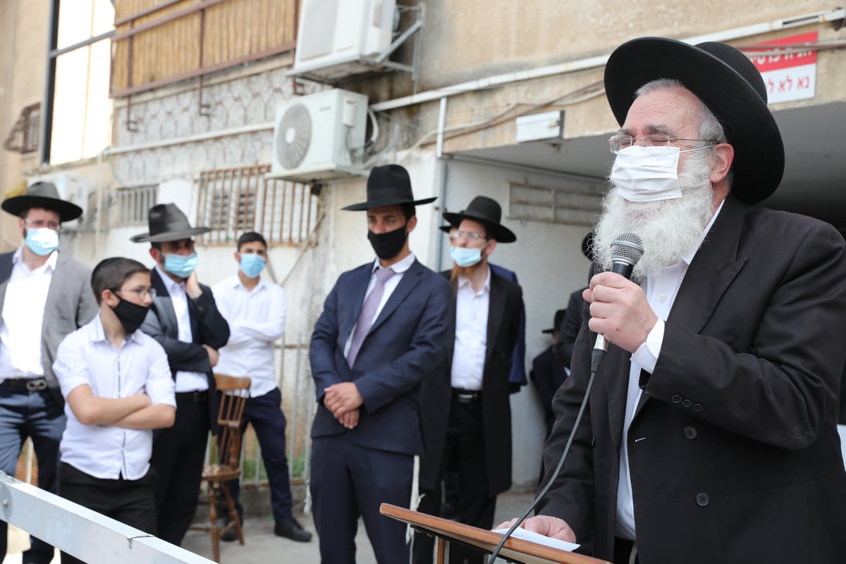 הספד על הרב עוזר דרורי: 'הפריע לו שנשים טיפלו בו כשהיה מונשם'