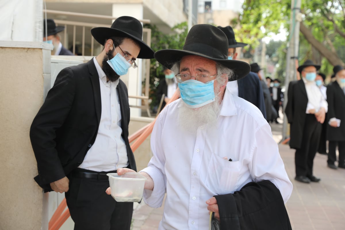 הספד על הרב עוזר דרורי: 'הפריע לו שנשים טיפלו בו כשהיה מונשם'